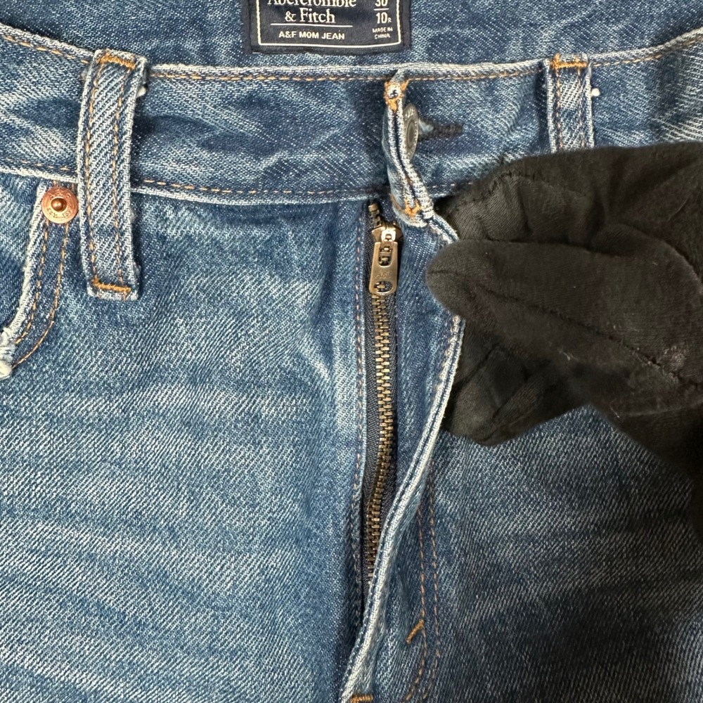 Abercrombie & Fitch A&F High Rise Mom Jean 30 10R Distressed Ripped‎ Medium Wash - Picture 7 of 9